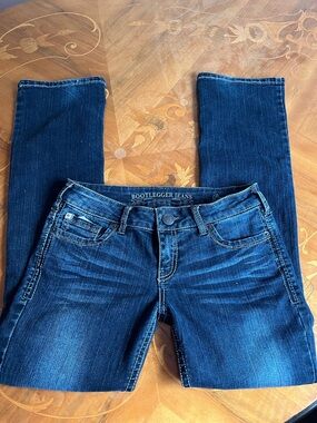 Bootlegger Women’s Bootcut Jeans in Dark Blue